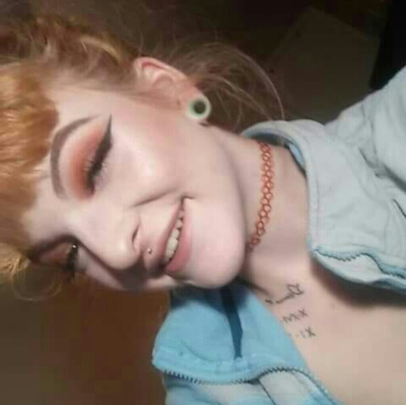 Meet your Posher, Julia - Picture 2 of 4